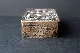 JAPANESE SILVER BOX, ÍRIS signed 19th 2.8*6*8.2 cm. foto 2