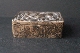 JAPANESE SILVER BOX, ÍRIS signed 19th 2.8*6*8.2 cm. foto 3